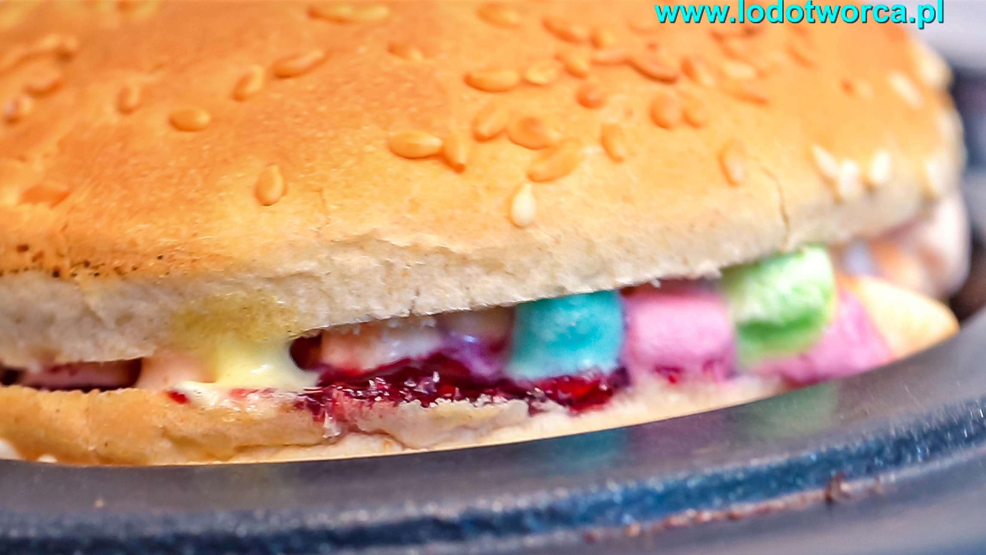 Lody Rzeszów -lodoburgery kawiarnia shake milkshake mrożonyjogurt lód włoski sorbet kawa cafe rurki z kremem deser lodowy bita śmietana soki frappe posypki polewy.jpg